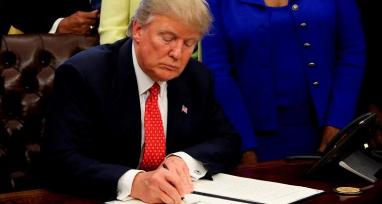 Μήνυση εισαγγελέων στις ΗΠΑ για τις χρηματοδοτήσεις των εταιρειών Τραμπ